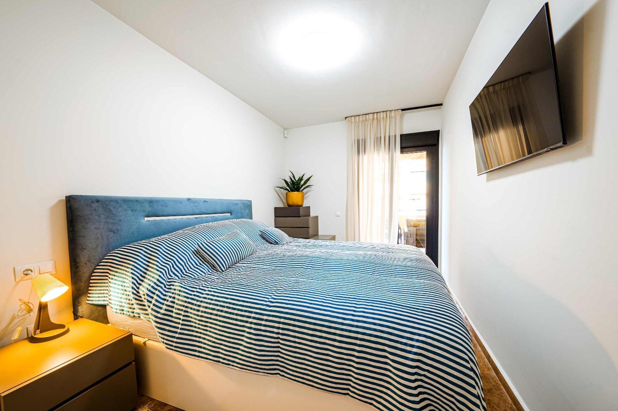 Modern 3-bedroom Haven In Almendros San Pedro *