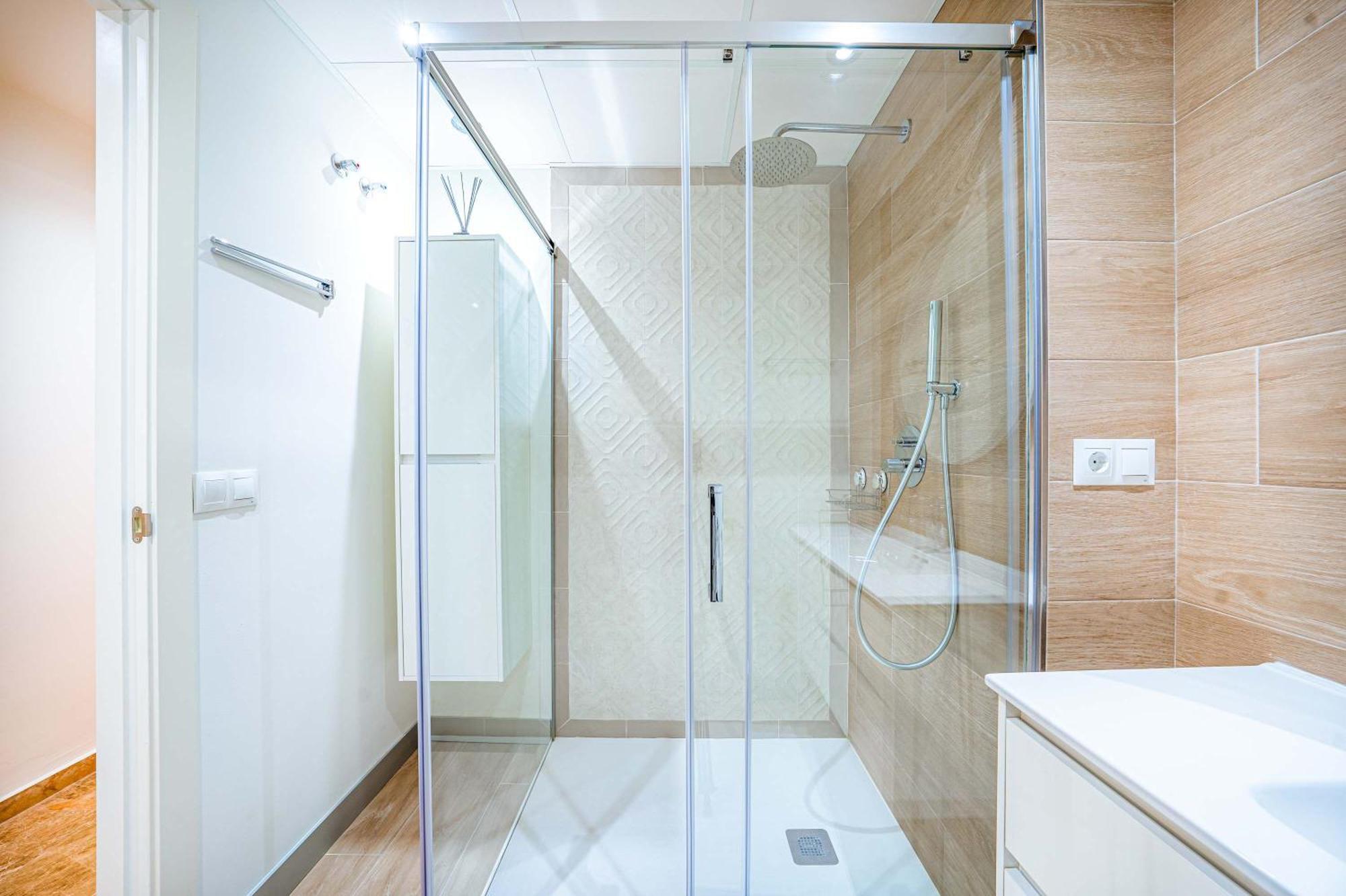 Modern 3-bedroom Haven In Almendros San Pedro *