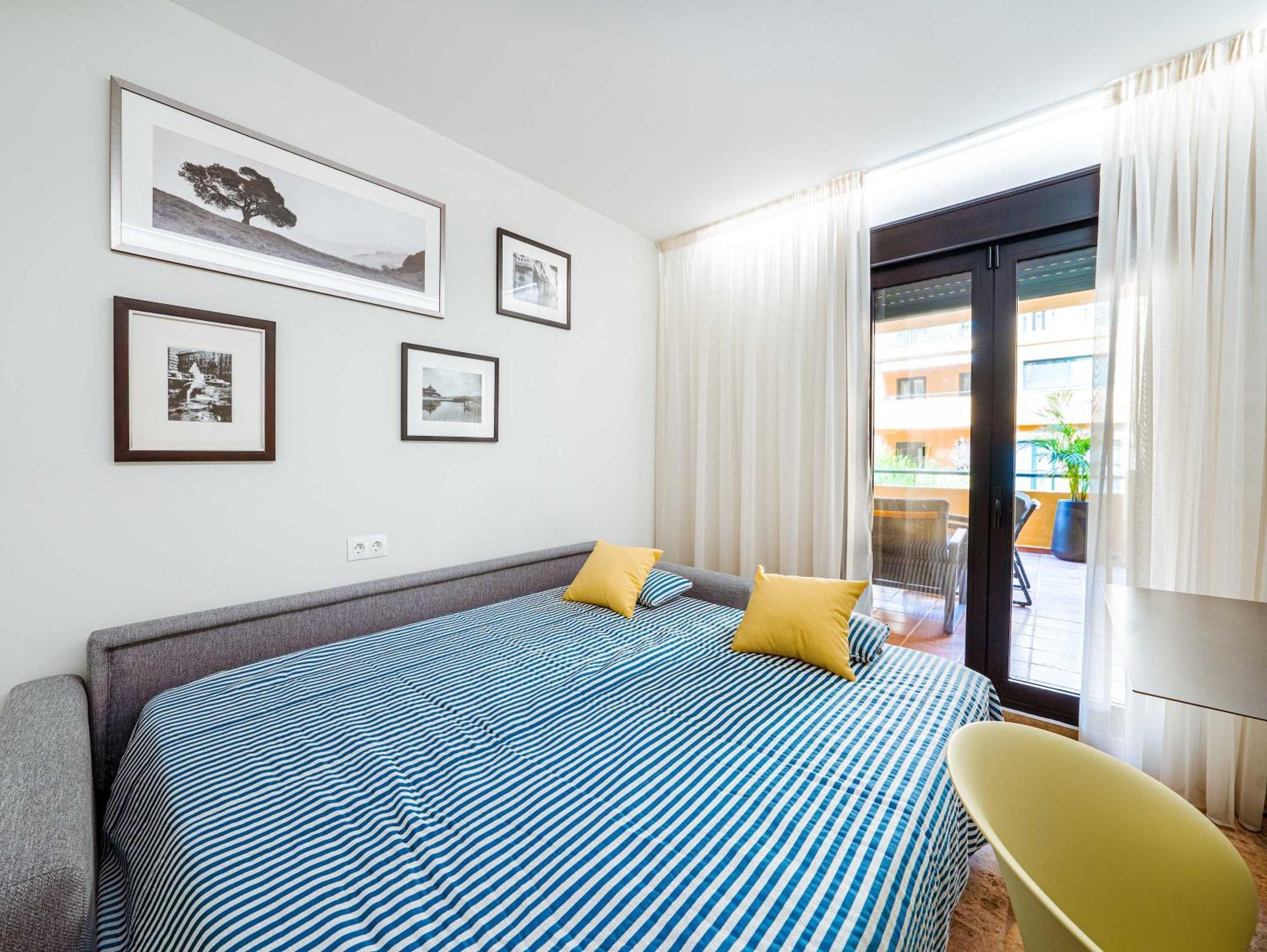 Modern 3-bedroom Haven In Almendros San Pedro Apartment