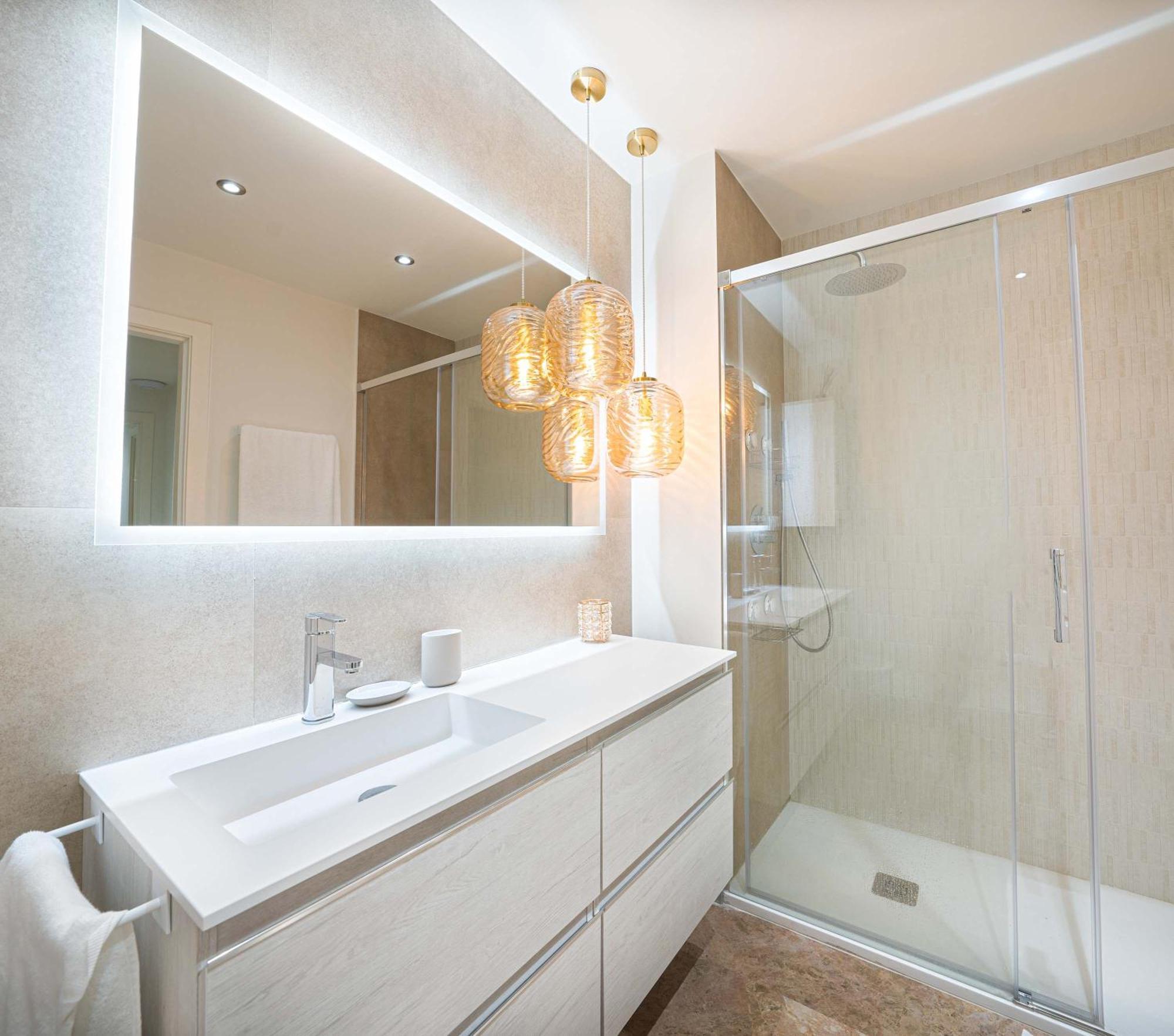 Apartment Modern 3-bedroom Haven In Almendros San Pedro